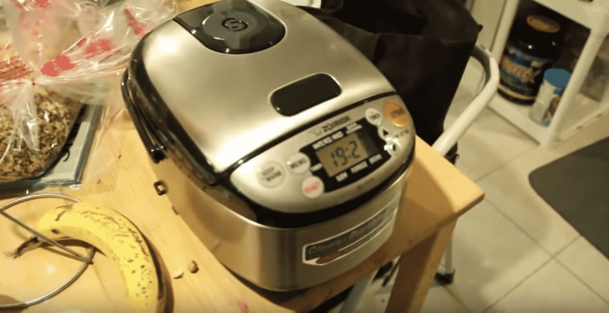 Top view of Zojirushi NS-LAC05XT Japanese Rice Cooker
