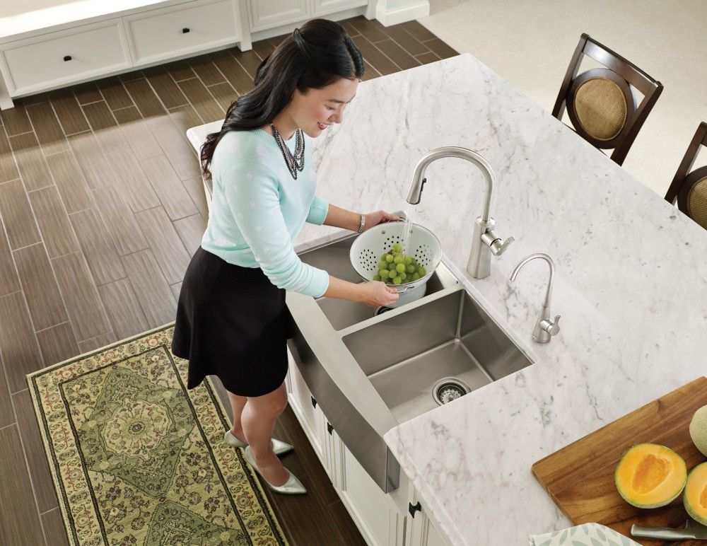 How to choose high arc kitchen faucet // High arc kitchen faucet buyer’ guide