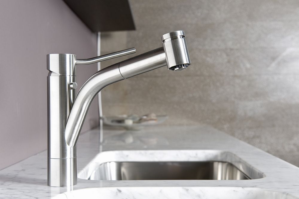 How to choose kitchen faucet // Kitchen faucet buyer’s guide
