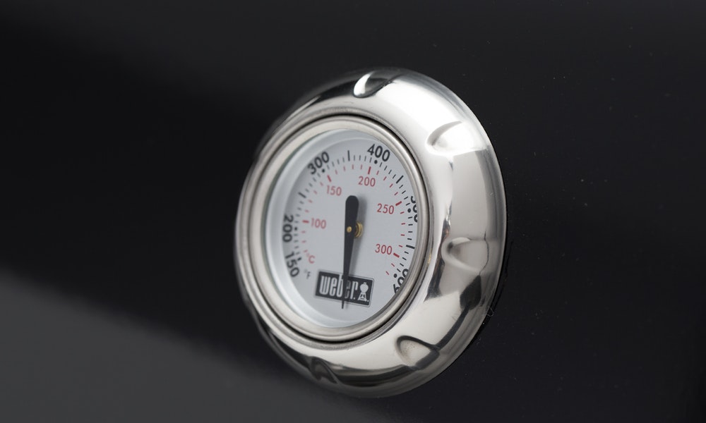 Weber E310 and E330 have built-in lid thermometers