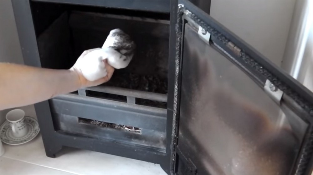 How to Clean Wood Stove Glass with Newspaper and Ashes