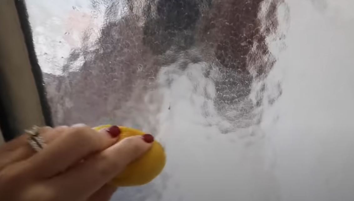 Cleaning with Lemon Juice