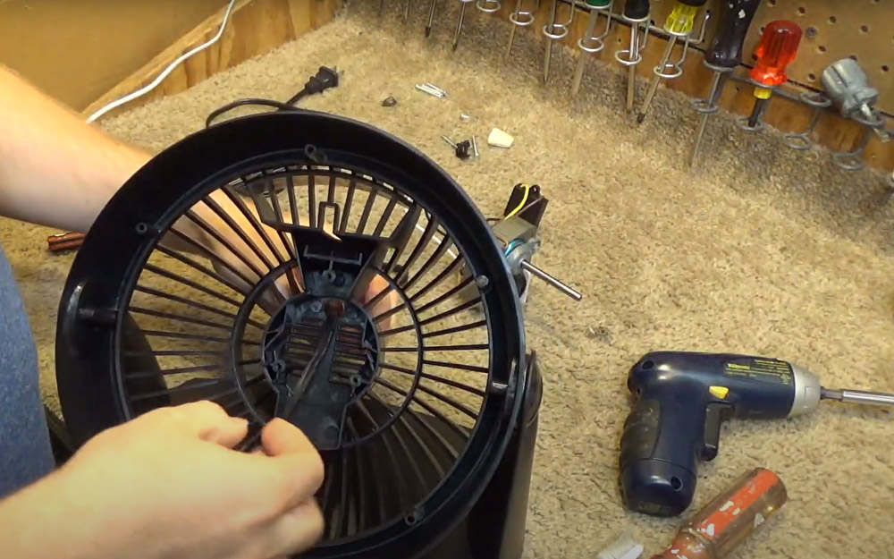 Assemble the fan