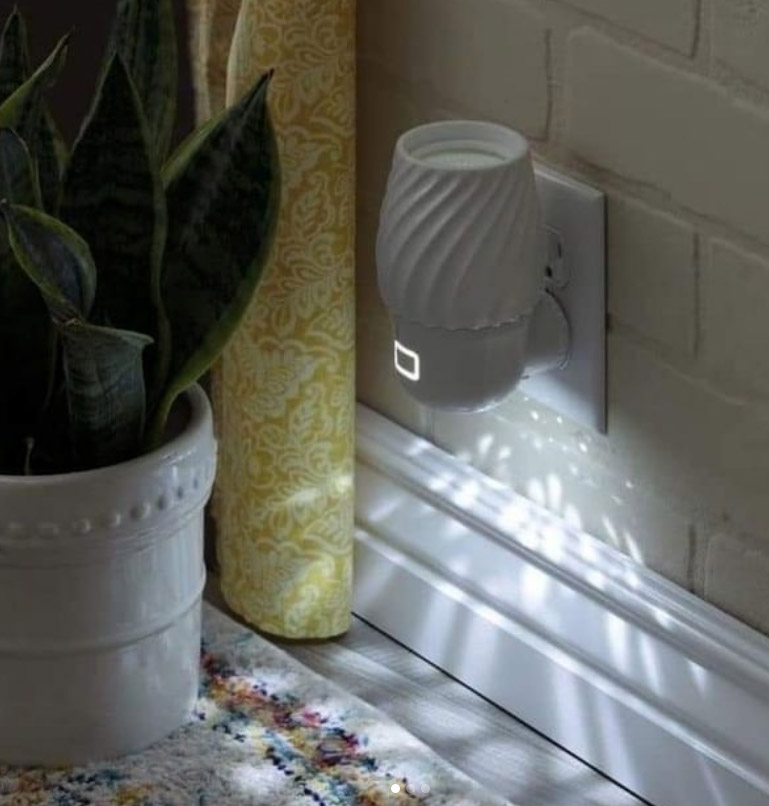 Swivel wall fan light diffuser